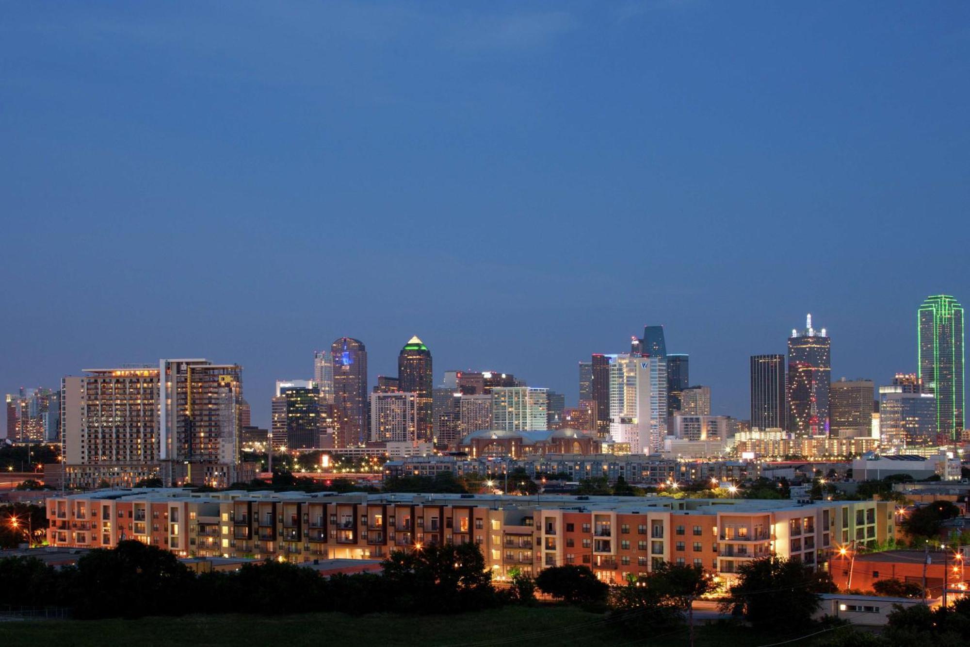 Doubletree By Hilton Dallas Market Center Exterior foto