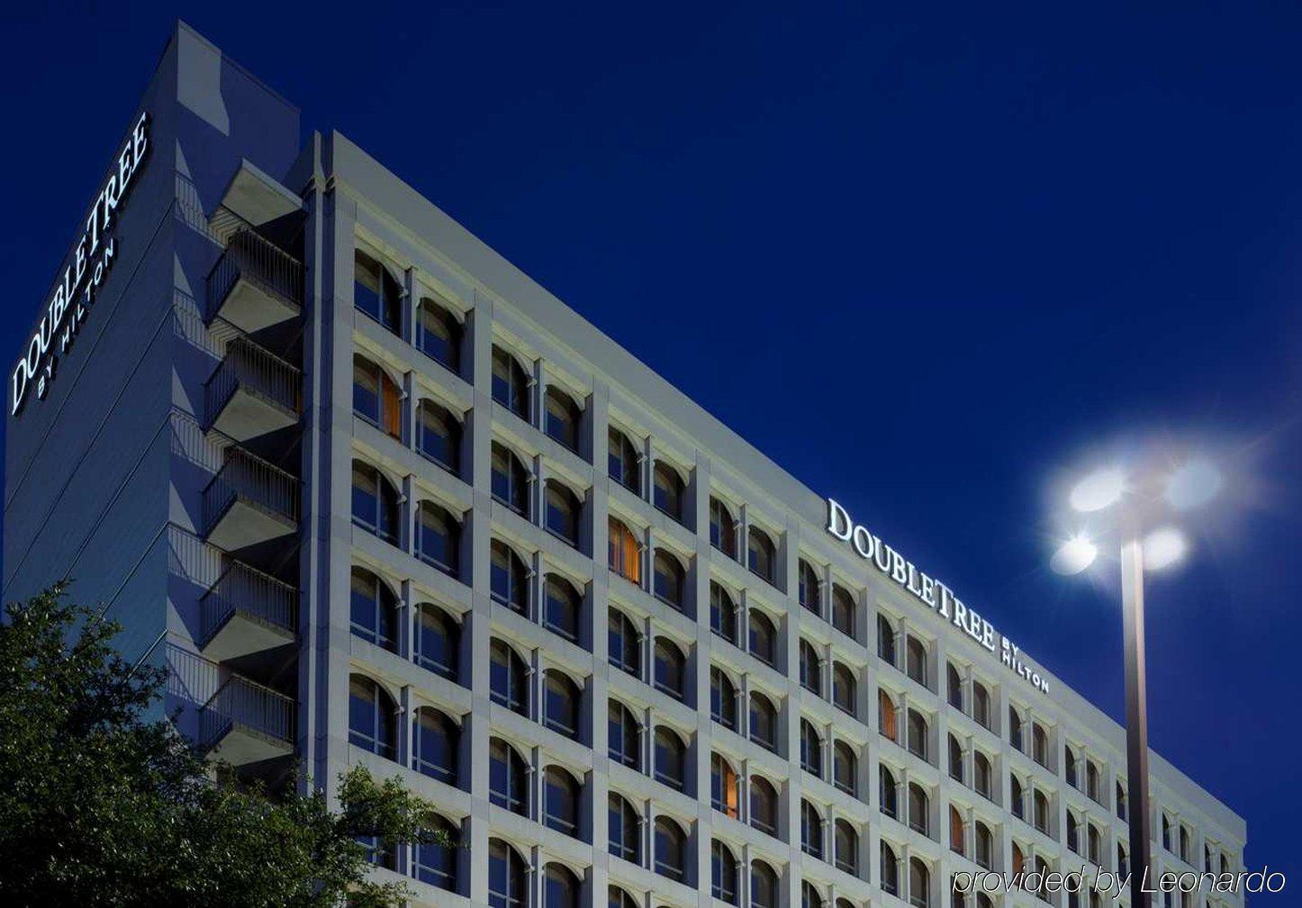 Doubletree By Hilton Dallas Market Center Exterior foto