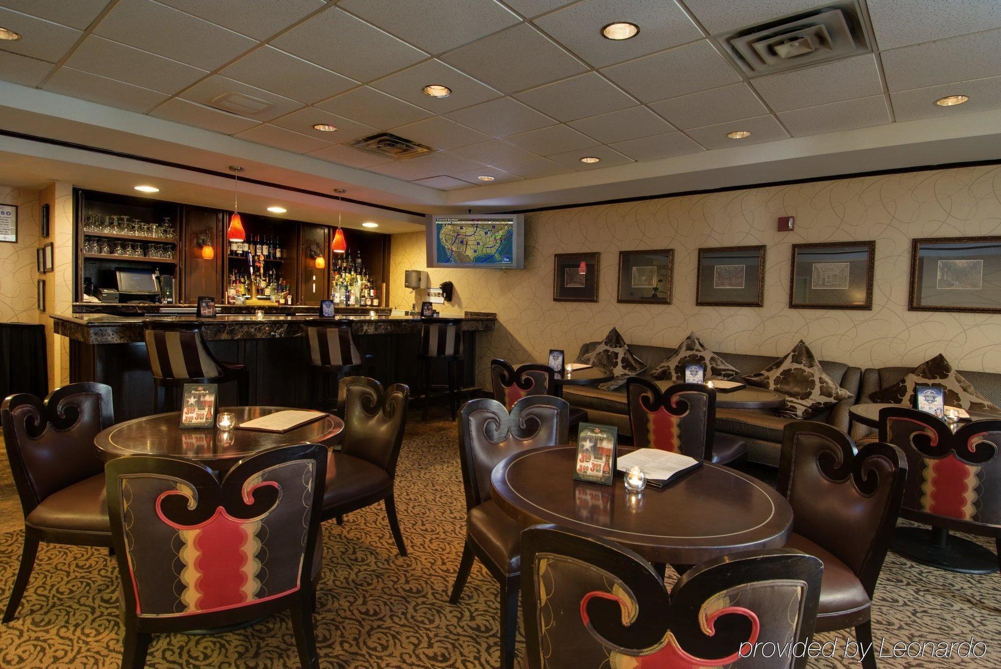 Doubletree By Hilton Dallas Market Center Restaurant foto